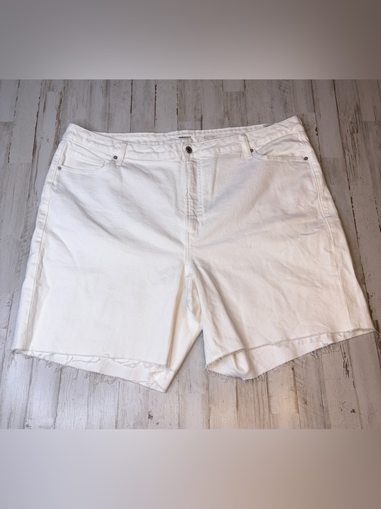 Old Navy Pants - Old Navy High-rise O.G. Straight white denim shorts plus size 24